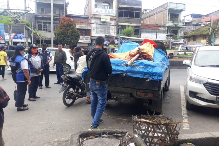 Dishub Karo Tertibkan Parkir Liar