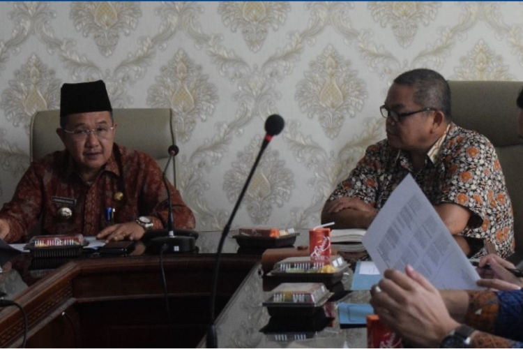TPAD Kabupaten Rejang Lebong Menggelar Rapat KUA-PPAS Tahun Anggaran 2023 ( foto : MC Rejang Lebong ) 