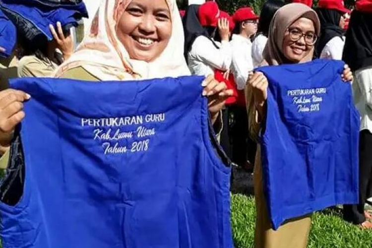 Dinas Pendidikan. Terobosan itu berupa rolling/pertukaran guru dari kota ke wilayah terpencil