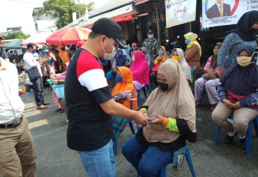 Kunjungi Pasar Kedurang dan Ampera Gubernur Rohidin Pantau Geliat Ekonomi Masyarakat