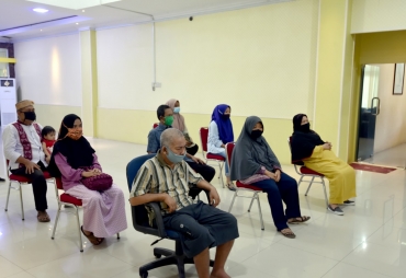Permudah Aktivitas PNS Difabel PT Taspen Pematang Siantar Serahkan Kursi Roda