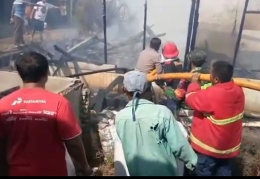 Empat Unit Rumah di Desa Kutabangun Dilalap Si Jago Merah