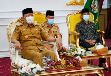 Dua Fokus Gubernur Rohidin Dorong Produktivitas Pertanian : Replanting Kebun Sawit dan Revitalisasi Sawah