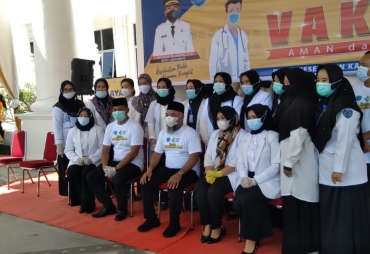 Jalani Vaksinasi Bupati Labuhanbatu : Tidak Ada Rasa Sakit dan Badan Jadi Segar