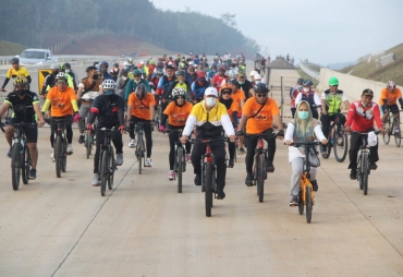  Fun Bike Bersama FKPD Gubernur Rohidin Pantau Progres Pembangunan Tol
