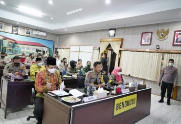 Pemprov dan TNI-Polri Bersinergi Tuntaskan Pelaksanaan Vaksinasi