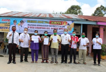 Pelayanan Jempol  Tuntaskan Kebutuhan Adminduk Warga Desa Sinampang 
