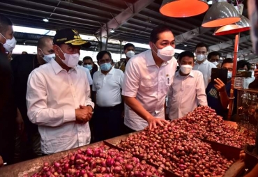 Gubsu Dan Walikota Medan Dampingi Mendag Lutfi Tinjau Pasar Rakyat