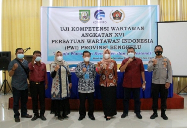 Buka UKW Angkatan XVI Sri : Menulislah Diiringi Hati Jauhi Hoax dan Opini Tidak Baik