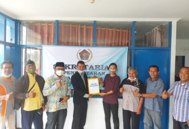 Susul Marsal Damar dan Heri Serahkan Berkas Pencalonan Ketua PWI