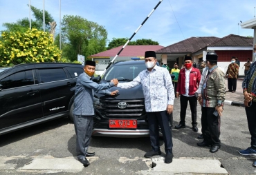 Bupati Batu Bara Serahkan Mobil dan Motor Ke Ormas Keagamaan