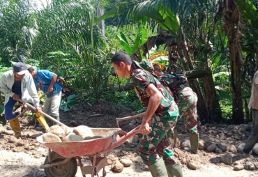 Sasaran Fisik Pemadatan Jalan dalam TMMD ke 111 Kodim 0204/DS terus dikerjakan Satgas TMMD bersama masyarakat