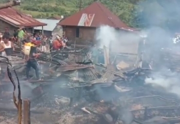 11 Rumah di Desa Ujung Deleng Karo Ludes Terbakar