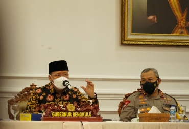 Tindaklanjuti Intruksi Mendagri Gubernur Rohidin Rapat Bersama Forkopimda