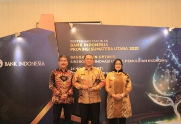 Bupati dan Wabup Labuhanbatu Terima Penghargaan North Sumatra Invest Business Profile Challenge