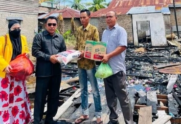 Golkar Batubara Berikan Bantuan Kepada Korban Kebakaran