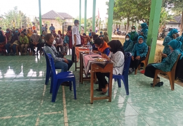 Bantu Sukseskan Vaksinasi PT SLR dan Titan Group Bagikan 1,7 Ton Beras