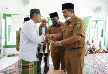 Hari Kedua Safari Ramadhan Wabup Asahan Kunjungi Masjid Amaliah Sidodadi