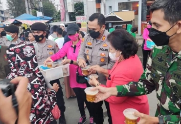 Forkopimda Karo Berbagi Takjil Di Berastagi 