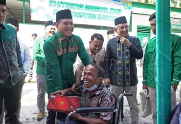 Bupati Zahir Siap Beri Pelayanan Warga yang Sakit 
