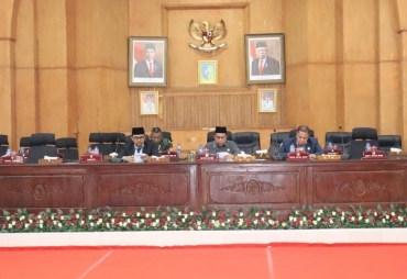 DPRD Batu Bara saat melaksanakan rapat paripurna (foto: istimewa)
