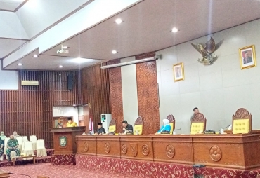 DPRD Provinsi Sampaikan Pandangan Fraksi Terhadap APBD-P 