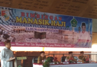 calon jemaah haji mengikuti kegiatan bimbingan manasik haji