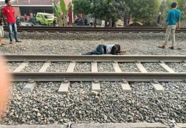Tampak Mayat Tergeletak