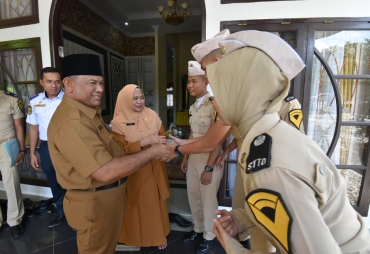 Hari Pertama Masuk ASN, Sekda Kampar Cek Absen OPD