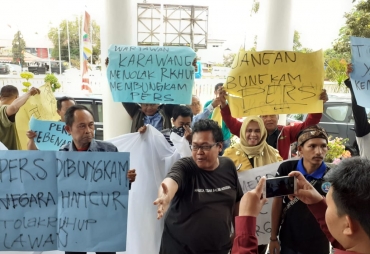 Jurnalis Karawang Gelar Aksi Demo Tolak RUU KUHP