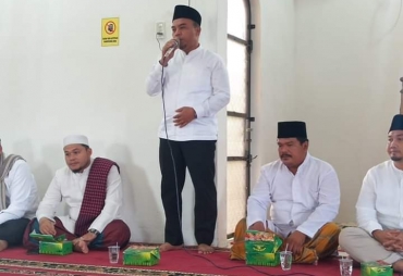 Bupati Labuhanbatu Shalat Jum'at  di Masjid Muhajirin