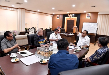 Wamendes PDTT dan Direktur PLN Komitmen Bebaskan Indonesia dari Kegelapan