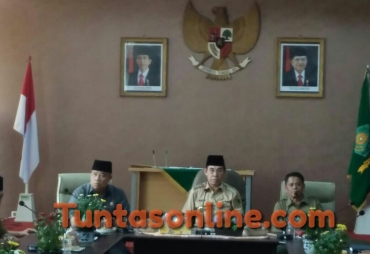 Bupati RL Ahmad Hijazi memimpin Rapat dengan BKPSDM Provinsi 