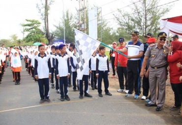 Pemkot Bengkulu menggelar bermacam lomba. Salah satunya, lomba gerak jalan di Sport Center, Pantai Panjang, Selasa (15/08/2017)