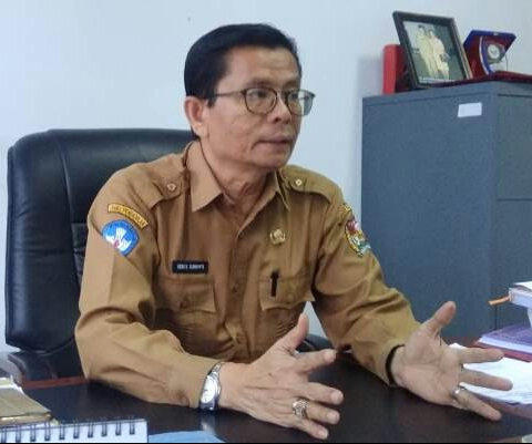Kadis Diknas kabupaten Karo DR Drs Eddi Surianta Surbakti MPd saat memberi penjelasan