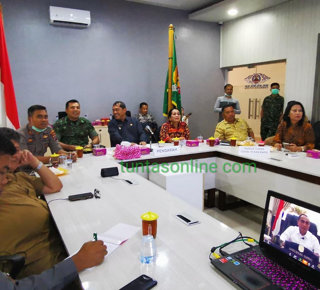 Bupati Karo Videoconference Bersama Camat Berastagi dan Tigabinanga