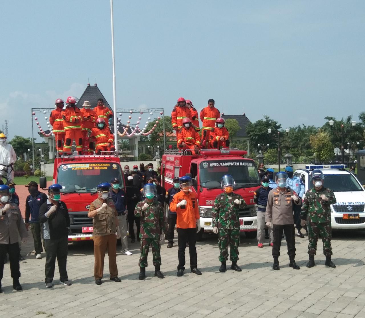 Pemkab Madiun Lakukan Penyemprotan Disinfektan