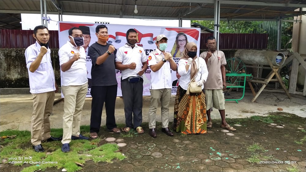 DPC Gerindra Semprot Disinfektan Delapan Masjid