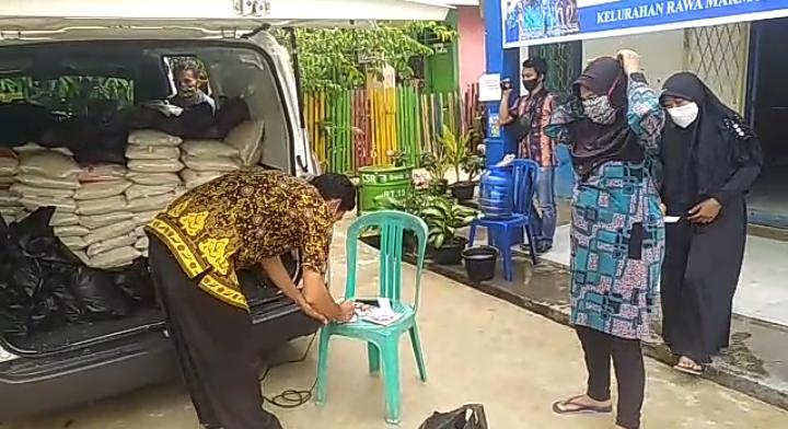 Peduli Masyarakat Terdampak Covid-19 Dinas Ketahanan Pangan Gelar Pasar Murah