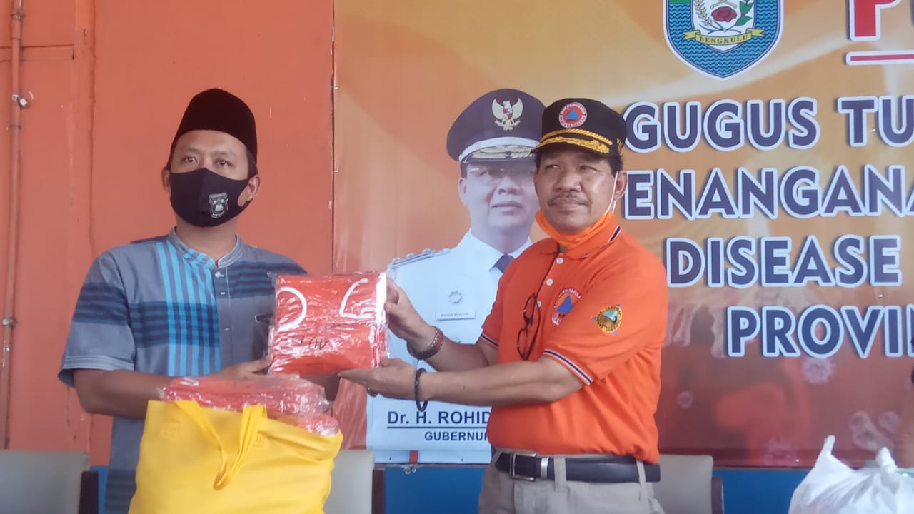 Sinergitas Lawan Corona PWPM Segera Salurkan Masker dan Disinfektan