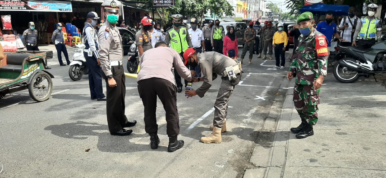 Personil Gabungan Lakukan Rekayasa Penertiban Pedagang di Bangkinang