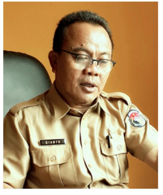 Kepala Dinas Pemberdayaan Masyarakat Desa (DPMD) Mukomuko Gianto