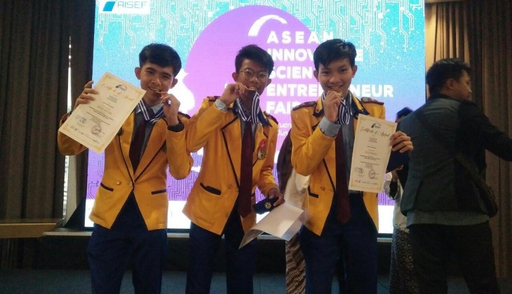 SMAN 10 Pentagon Sabet Medali Emas di IYSA Kepala Dikbud : Saatnya Dunia Pendidikan Bengkulu Bangkit