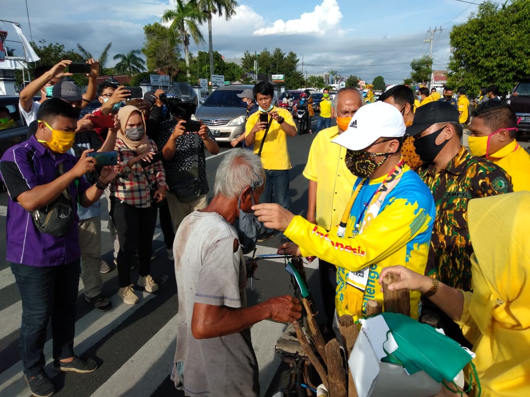 Ramadhan 1441 H Golkar Bengkulu Berbagi Semangat Lewat Takjil dan Masker