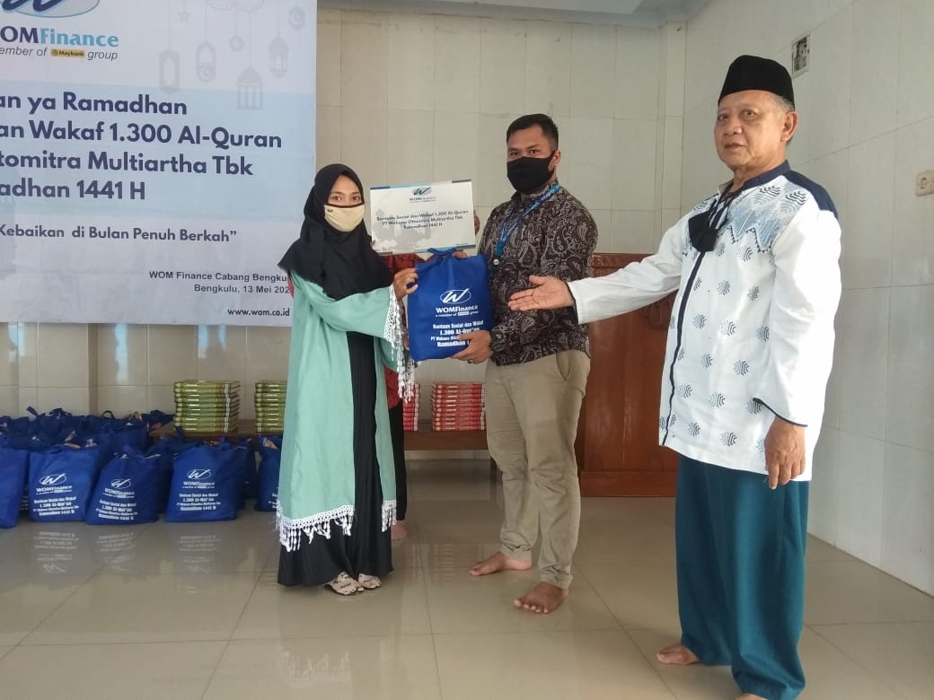Ramadhan 1441 H WOM Finance Bagikan Al-Quran