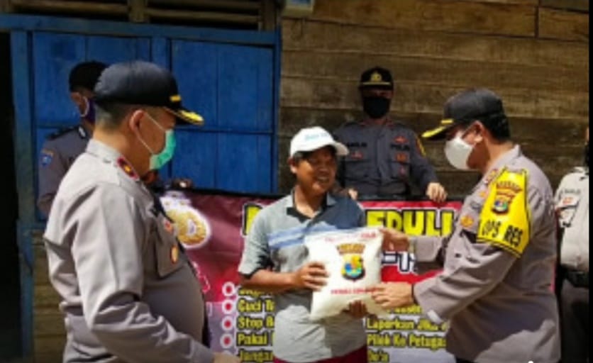 Peduli Warga Terdampak Covid-19 Polres Mesuji Gelar Baksos