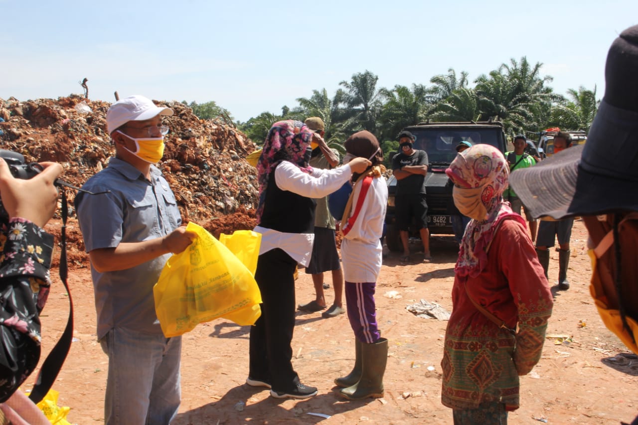Meski Jalani Isolasi Mandiri Gubernur Rohidin Tetap Beri Perhatian Untuk Masyarakat