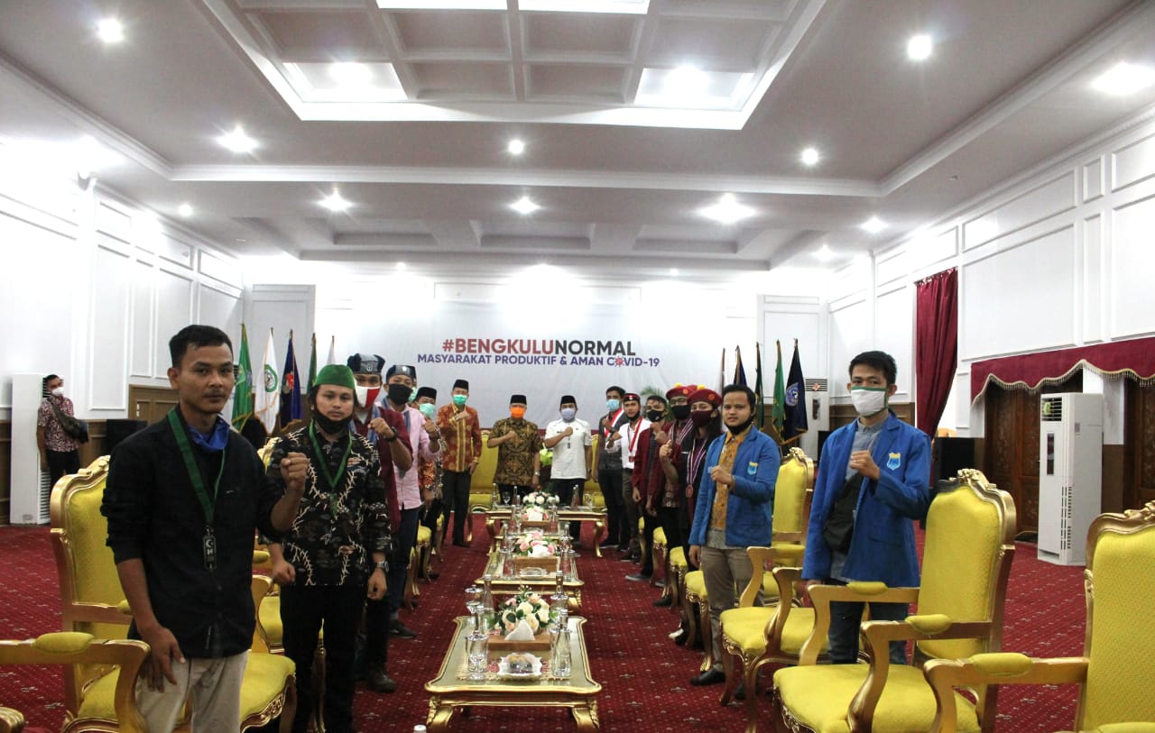 Tindaklanjuti Aspirasi Mahasiswa Gubernur Rohidin Rencanakan Pertemuan Bersama Rektor