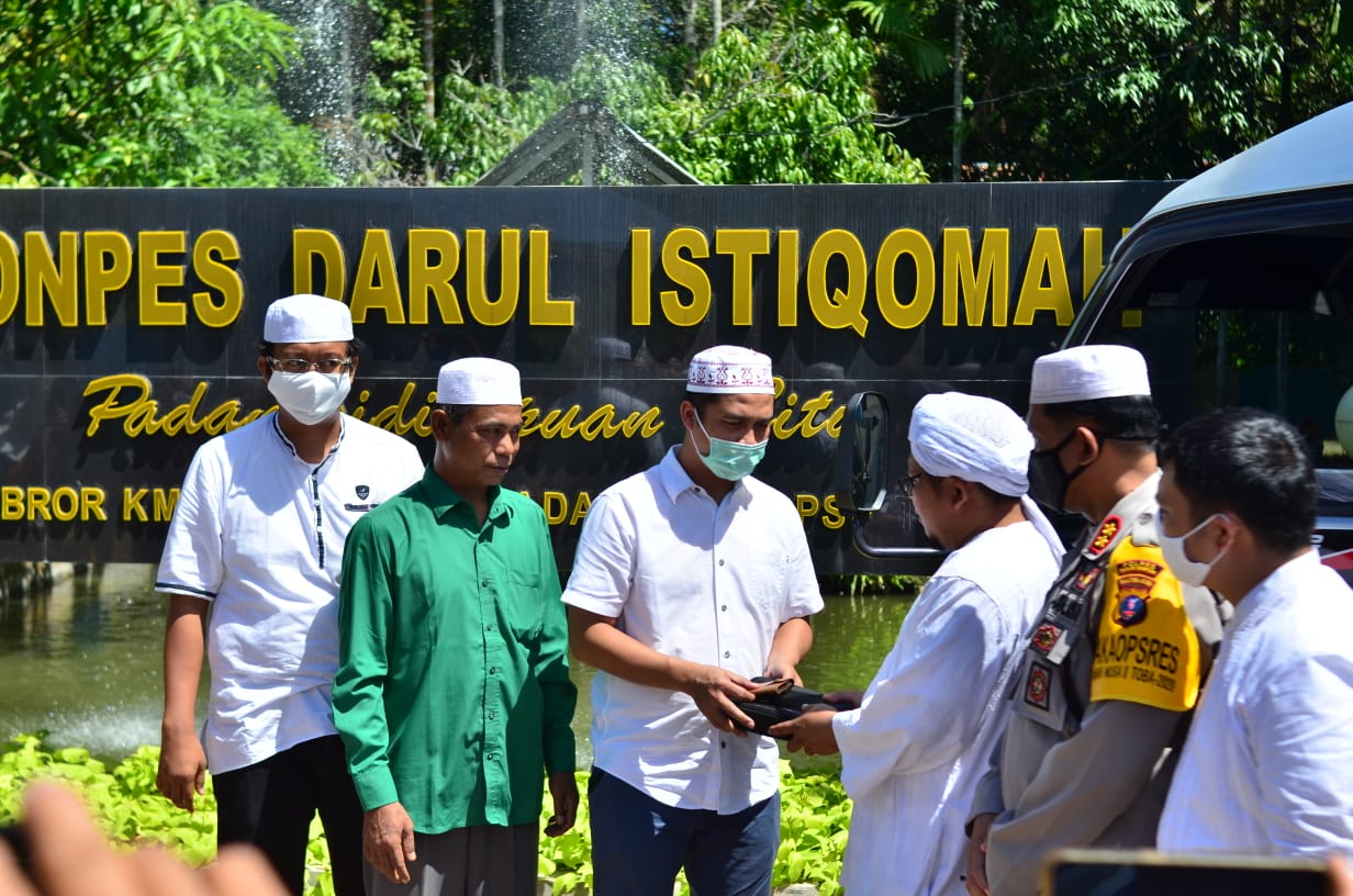 Ponpes Darul Istiqomah Sidimpuan Terima Bantuan Mobil dari Menantu Presiden