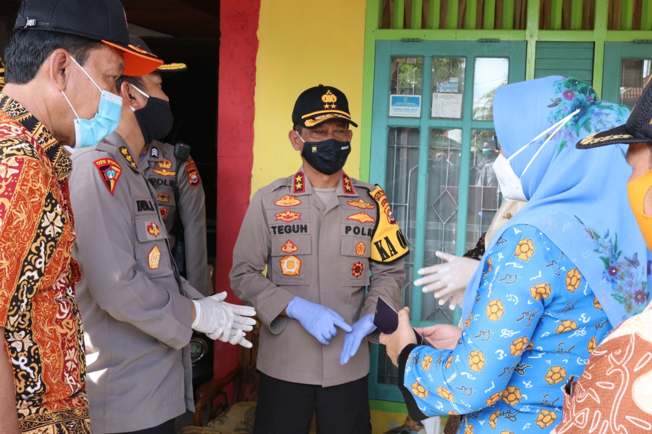 Sampaikan Duka Kapolda Bengkulu Melayat ke Rumah PDP Meninggal